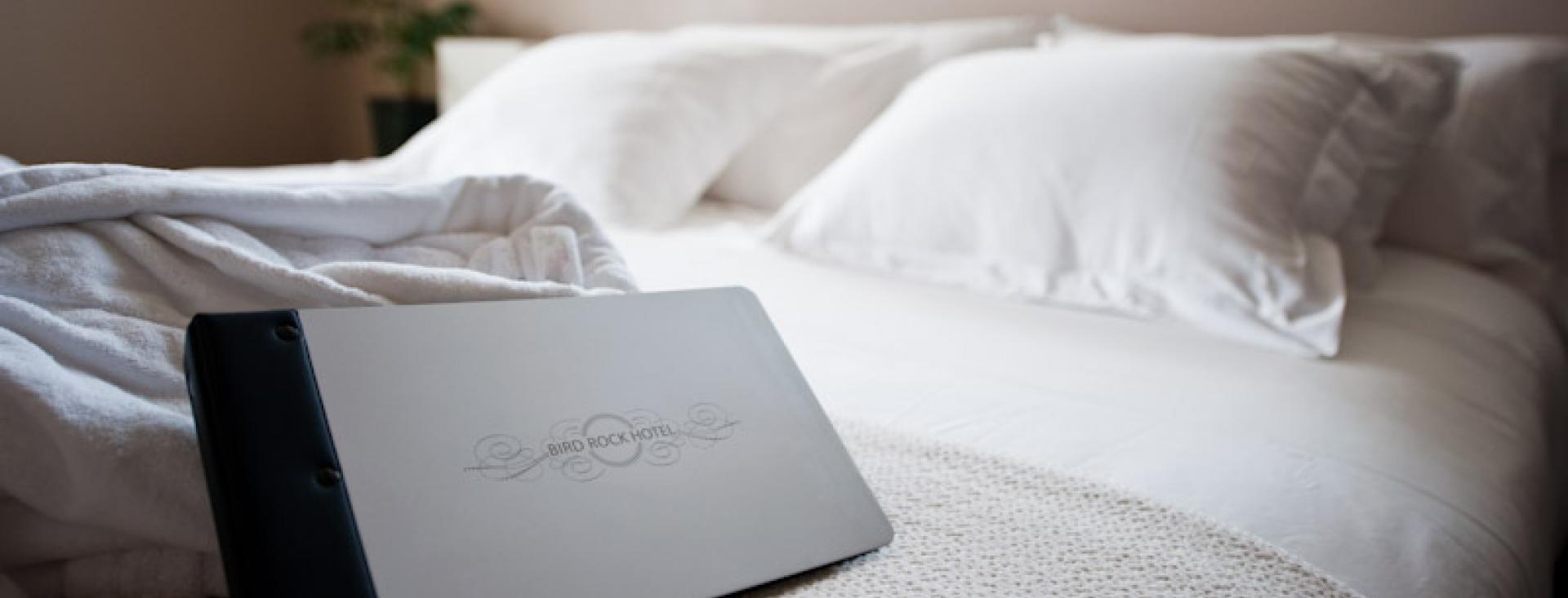 Bird-Rock-Bed-with-Binder-Main-Room-Photo