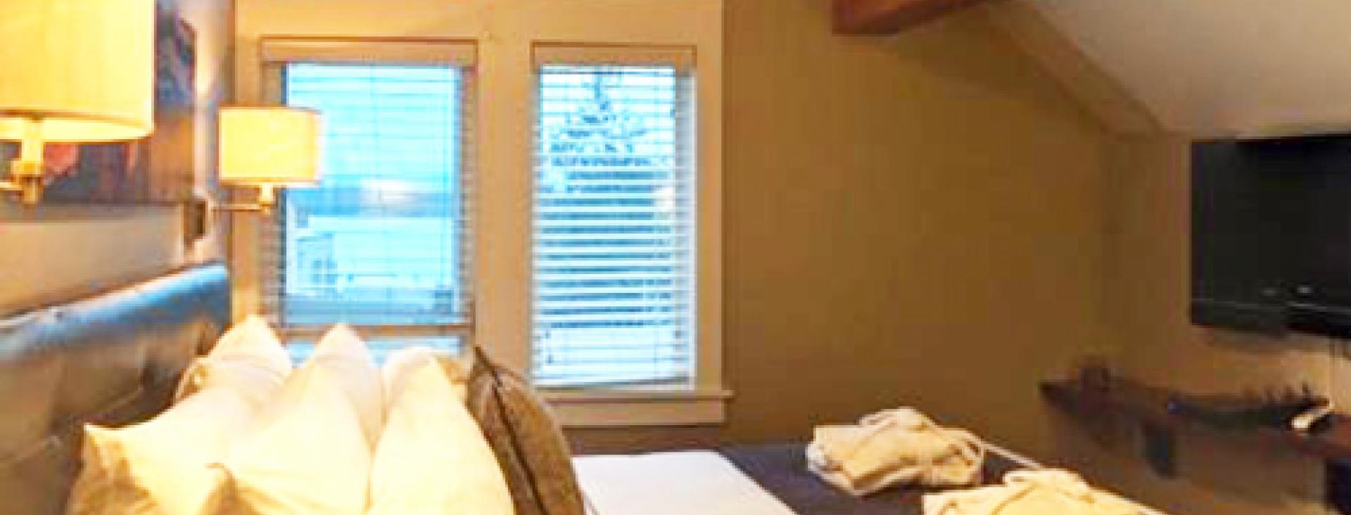 The San Juan Suite at Bird Rock Hotel
