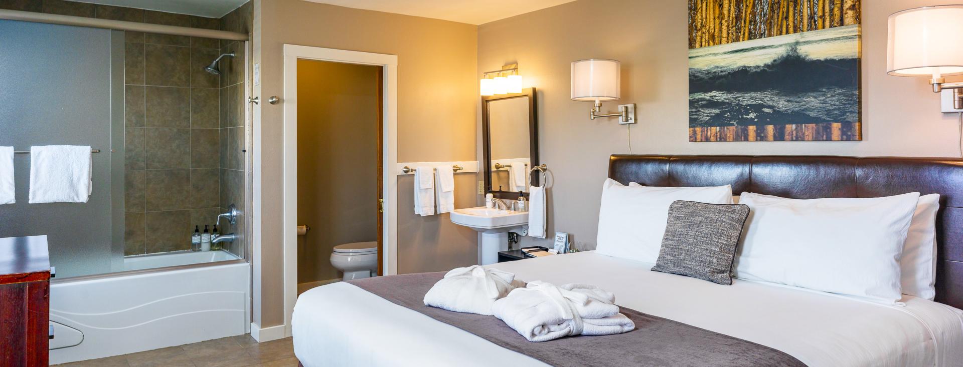 Bird Rock Hotel - San Juan Island Washington - Orcas bed