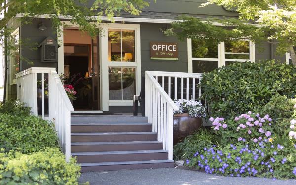 Earthbox Inn & Spa