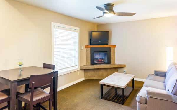 Bird Rock Hotel - San Juan Island Washington - Bainbridge living room fireplace