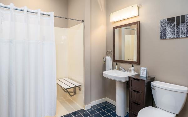 Bird Rock Hotel - San Juan Island Washington - Marrowstone bathroom