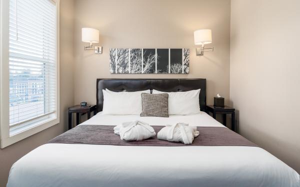 Bird Rock Hotel - San Juan Island Washington - Marrowstone bed straight on view of king bed