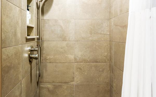 Bird Rock Hotel - San Juan Island Washington - Whidbey Shower